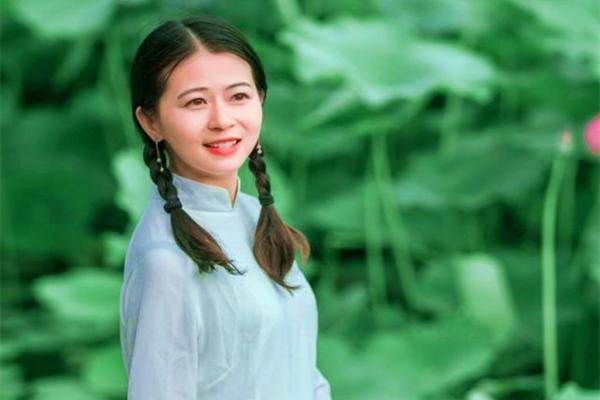龙女运势预测:平衡事业与感情,迎接运势转机 龙女运势预测:平衡事业与感情,迎接运势转机