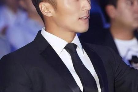 揭秘谢霆锋的生辰八字，如何影响他的人生选择和事业运
