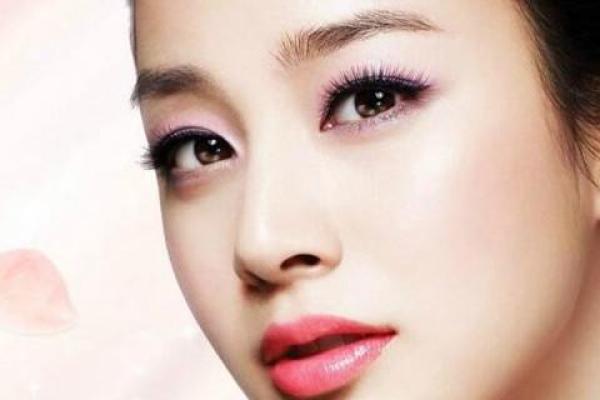 女人八字眉面相好不好？揭秘八字眉对命运的影响