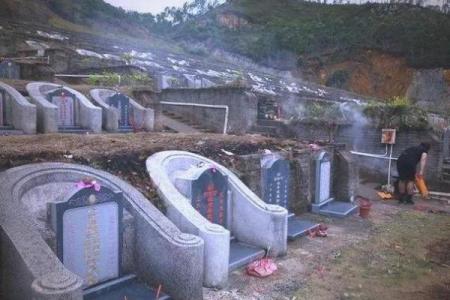 坟墓风水布局对家族运势的深远影响